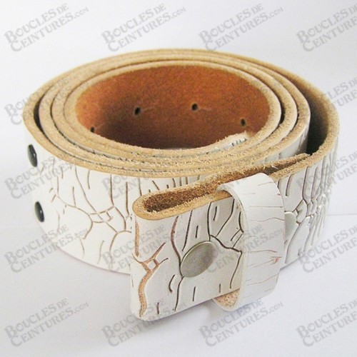 CEINTURE BLANC AVEC GRAVURES EN FORME DE CRAQUELURES CEINTURE BLANC AVEC GRAVURES EN FORME DE CRAQUELURES
