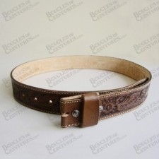 CEINTURE MARRON AVEC MOTIFS EMBOSSÉS SUR LE CUIR