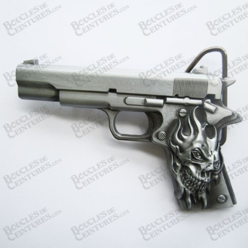 PISTOLET BERETTA AVEC GRAVURE SUR LE MANCHE PISTOLET BERETTA AVEC GRAVURE SUR LE MANCHE