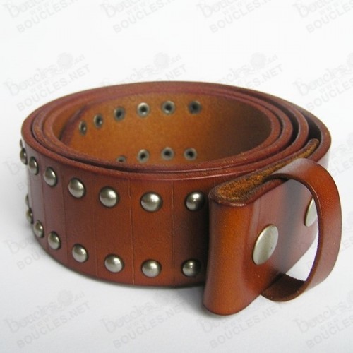 CEINTURE MARRON AVEC INSERTIONS DE CLOUS DE FORME RONDS CEINTURE MARRON AVEC INSERTIONS DE CLOUS DE FORME RONDS
